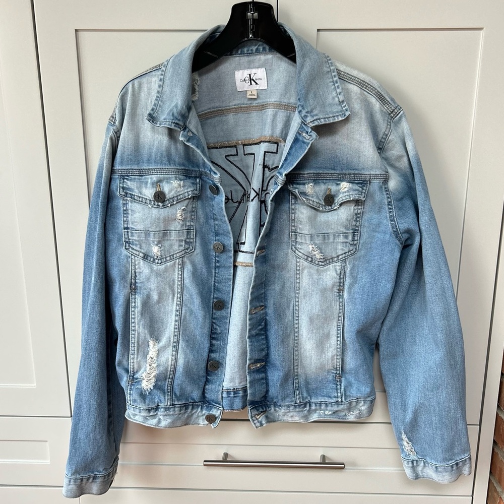Men’s Large Distressed Calvin Klein Denim Jacket